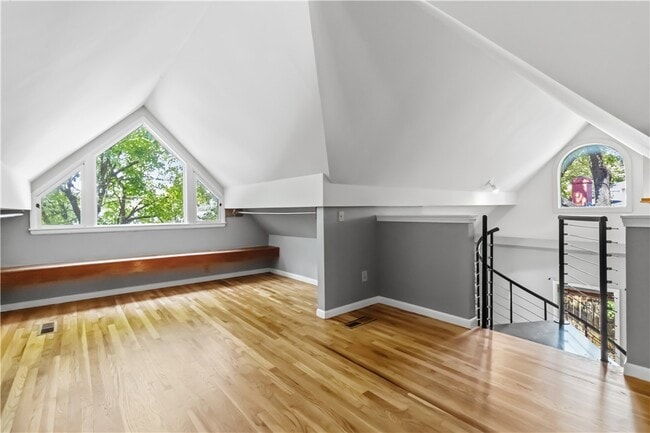 Building Photo - 310 S Duncan Ave