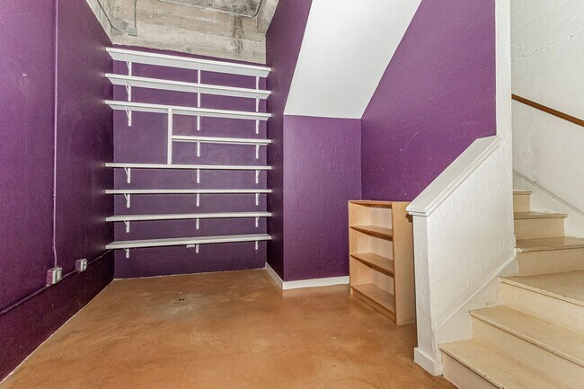 Building Photo - 2 Bedroom Condo Available In West Clawson Lofts!