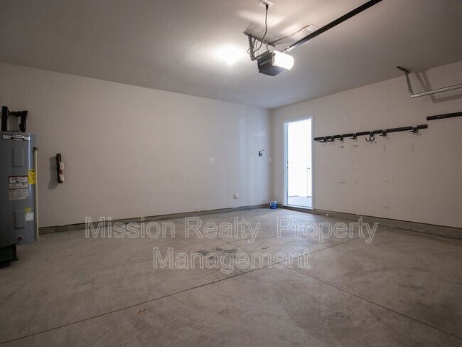 Building Photo - 2827 Meadowview Blvd