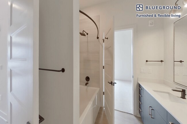 Building Photo - 1580 E 39th Ave