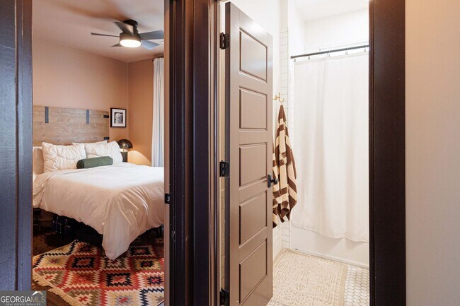 Building Photo - 1446 Metropolitan Ave SE