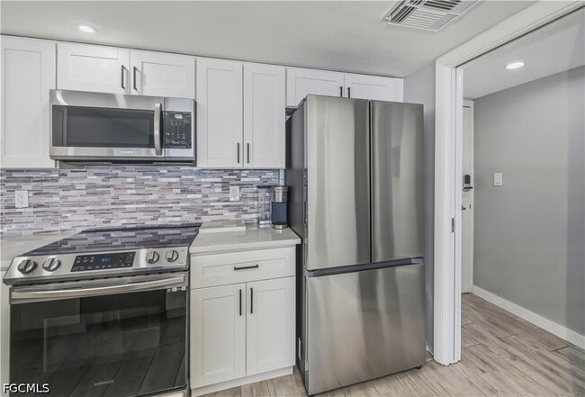 Building Photo - 1900 Clifford St