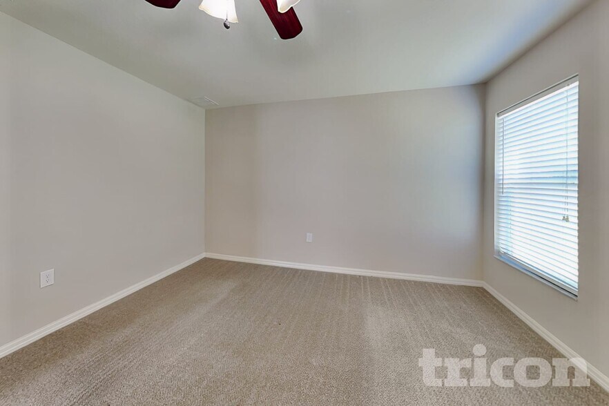 Building Photo - 505 Interlock St