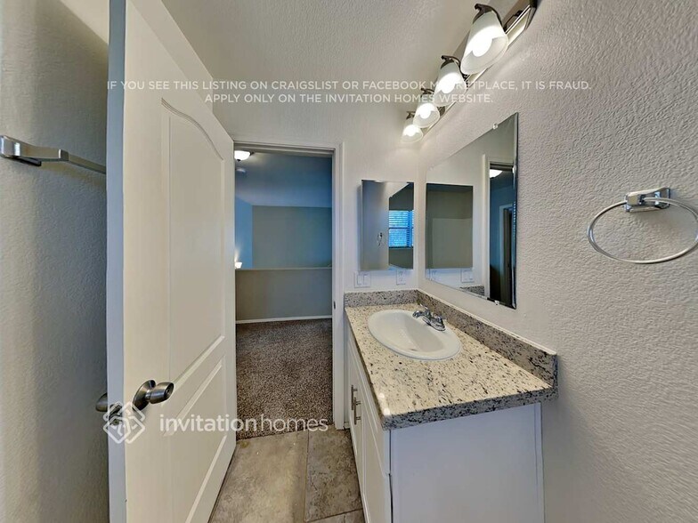 Building Photo - 207 E Valley View Dr