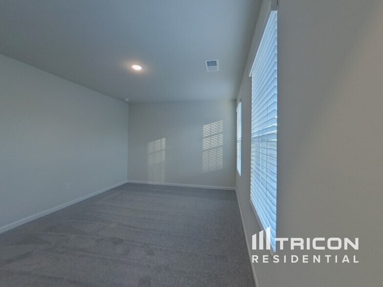 Building Photo - 2955 Legacy Rdg Ln