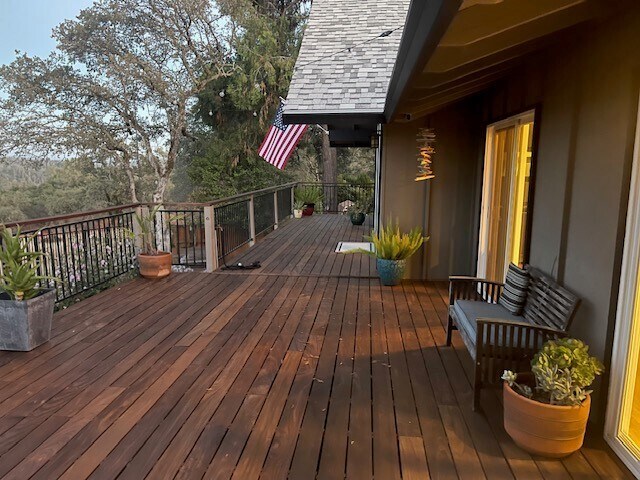 Building Photo - 425 Riverview Dr