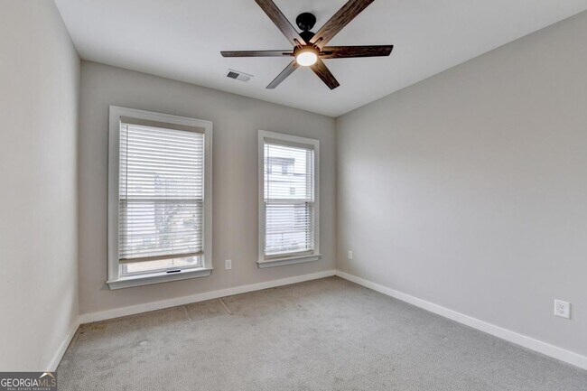 Building Photo - 2083 Holtz Ln