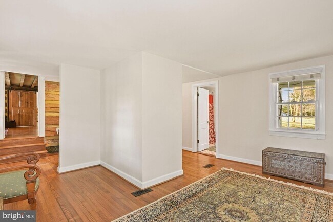 Building Photo - 326 Walker Rd