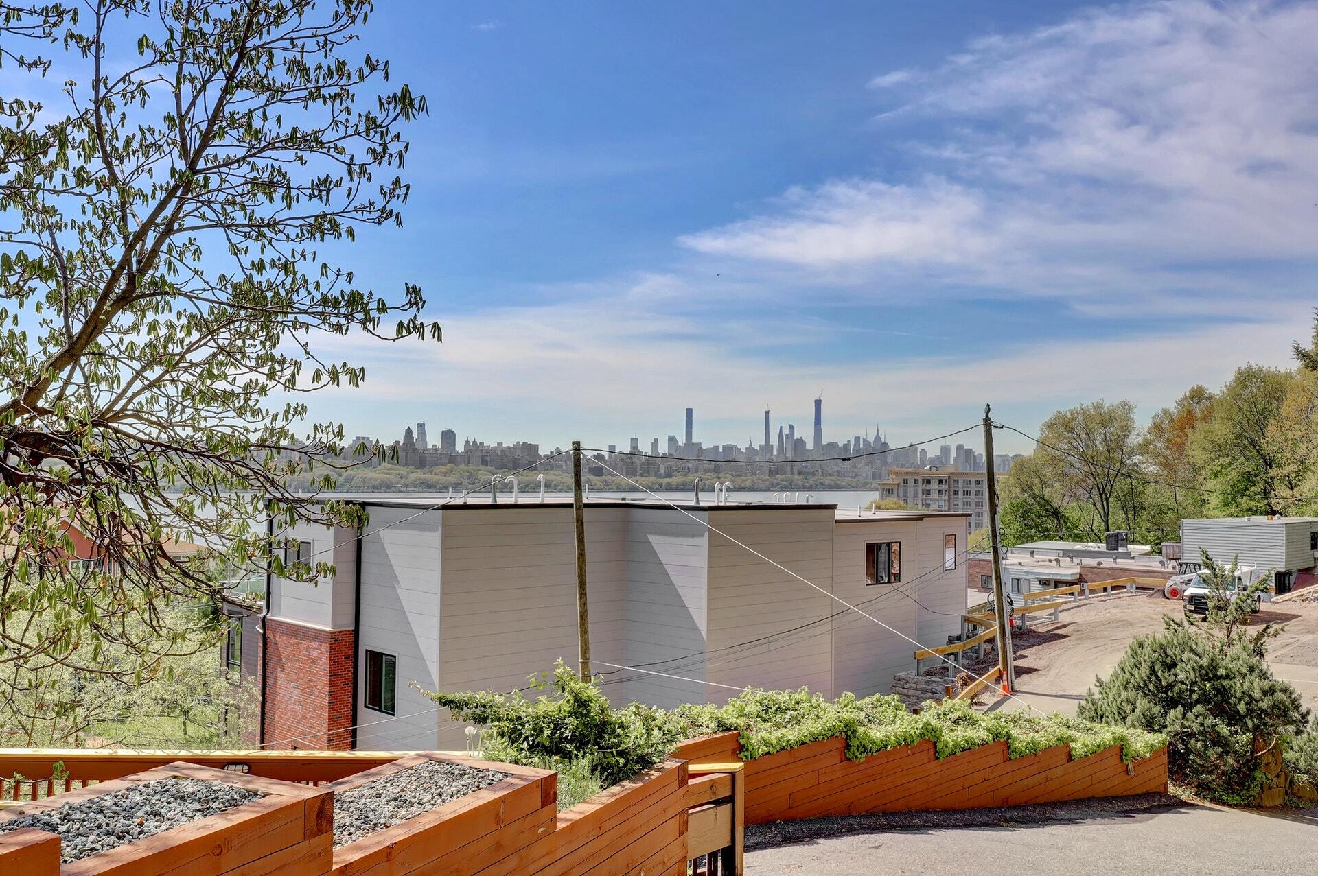 Building Photo - 170 Undercliff Ave