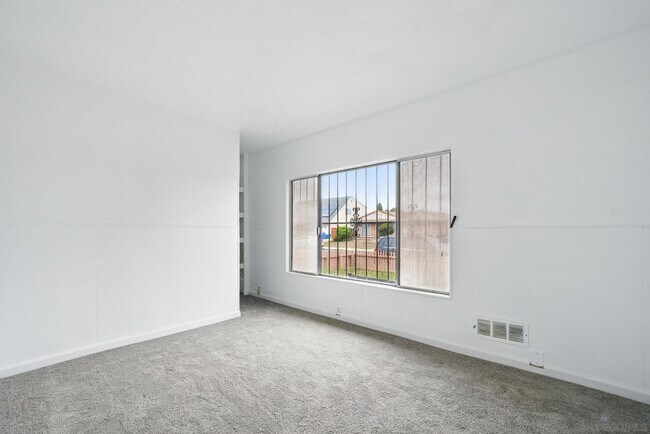 Building Photo - 1562 Arequipa St