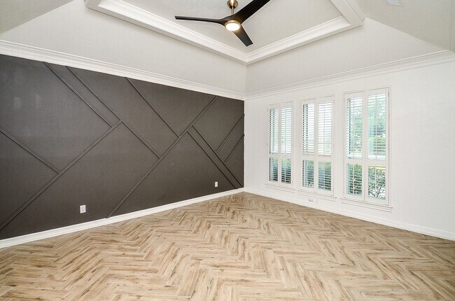 Building Photo - 9655 Longmont Dr