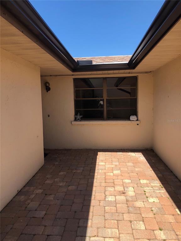 Building Photo - 4644 La Jolla Dr
