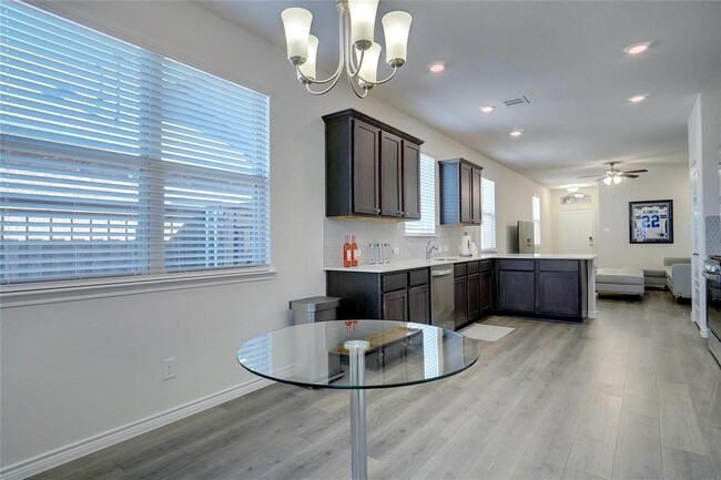 Building Photo - 2325 Brightstone Dr