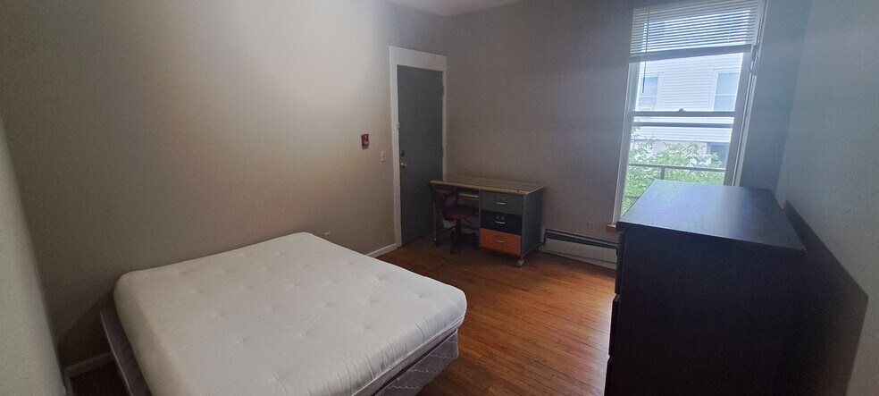 Building Photo - 119 Stewart Ave