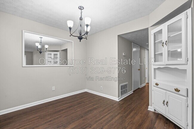 Building Photo - 1806 Augusta Dr