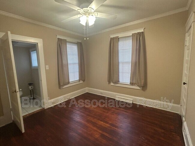 Building Photo - 1304 Bogart St