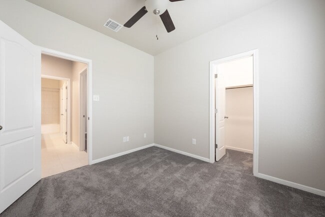Building Photo - Charming 4 Bedroom Home in Troy – Ideal Lo...