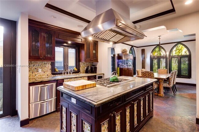 Building Photo - 3725 Sheridan Ave