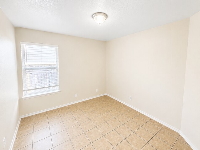 Building Photo - 320 Jeff Gordon Dr