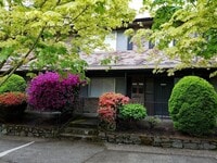 Building Photo - Charming and clean 1 bed/1 bath in Close-in Northeast Portland Neighborhood!