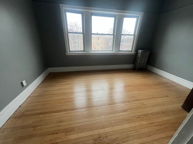 Building Photo - 4958 S Michigan Ave