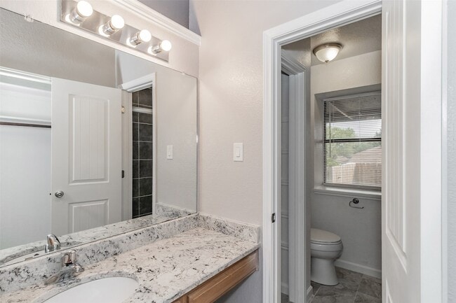 Building Photo - 2312 Shady Turf Dr