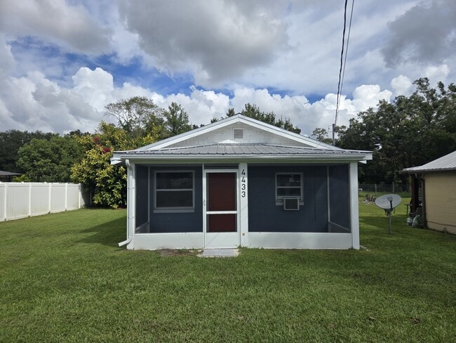 Primary Photo - 4433 Bryan Ave