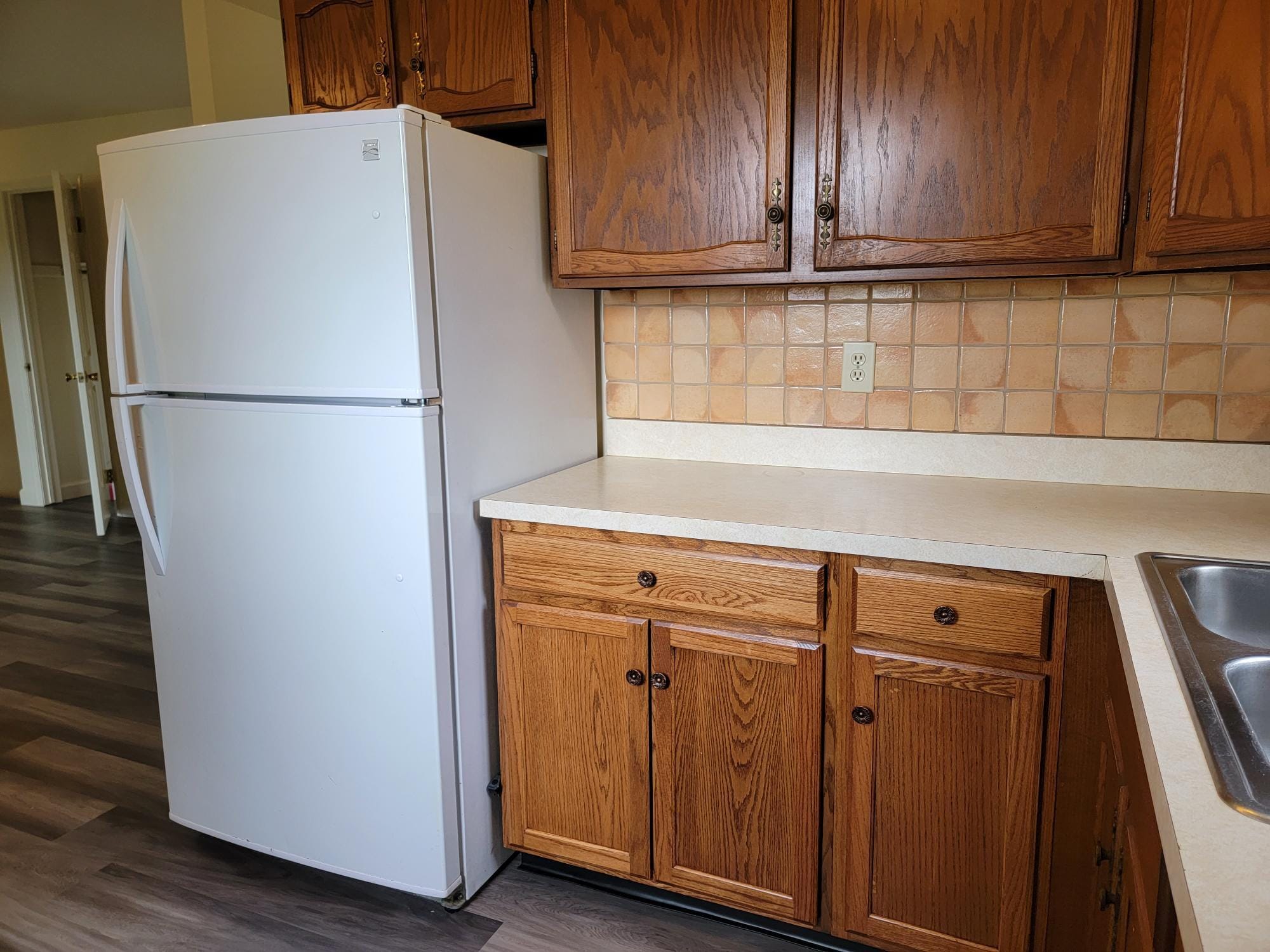 Building Photo - 137 E Walnut St