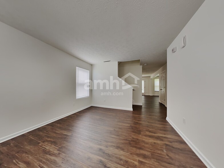 Building Photo - 11424 Long Lake Dr
