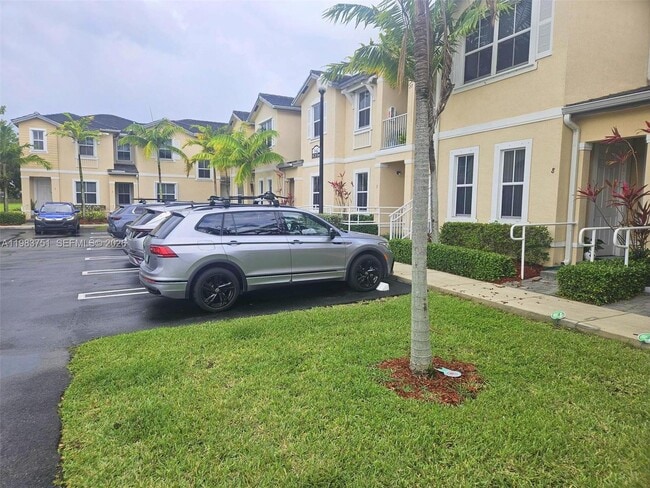 Building Photo - 142 SE 28th Ter