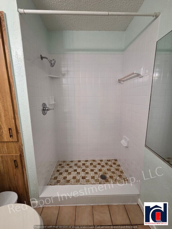 Building Photo - Stunning 2 Bedroom/2 Bath Quad in Quail Run