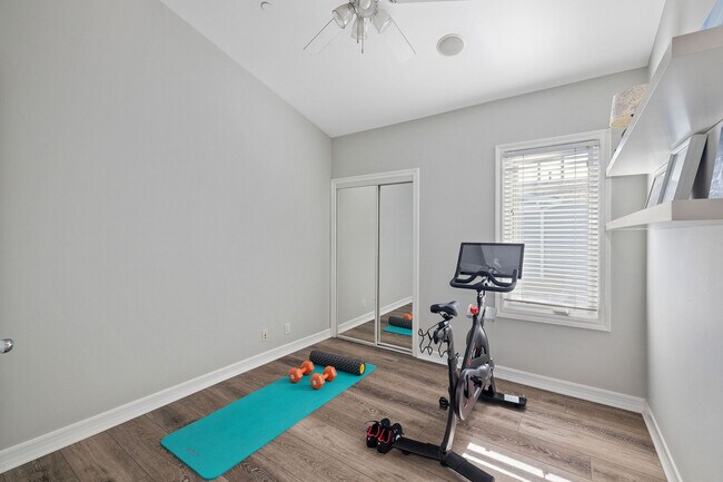 Building Photo - 231 Aviation Pl