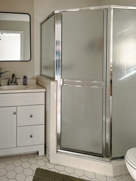 Master Bath 2 - 4539 Post St