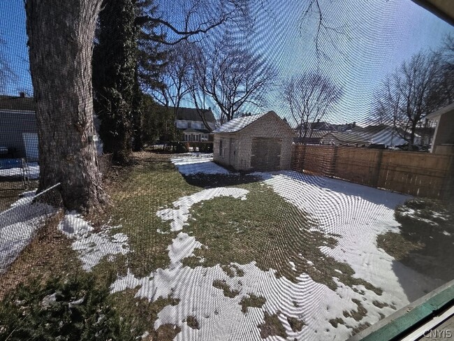 Building Photo - 210 N Midler Ave