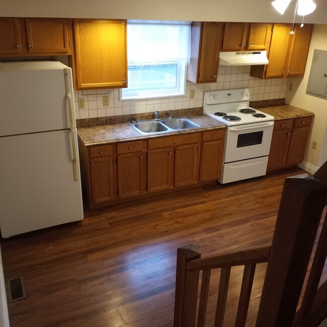 Building Photo - 43 Hawthorne St