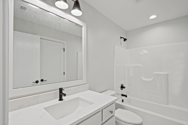 Building Photo - 2801 Easley Cabin Cir
