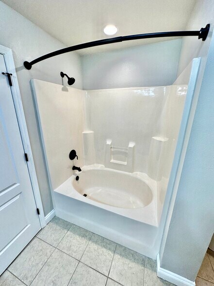 Building Photo - 8022 Brookside Ln