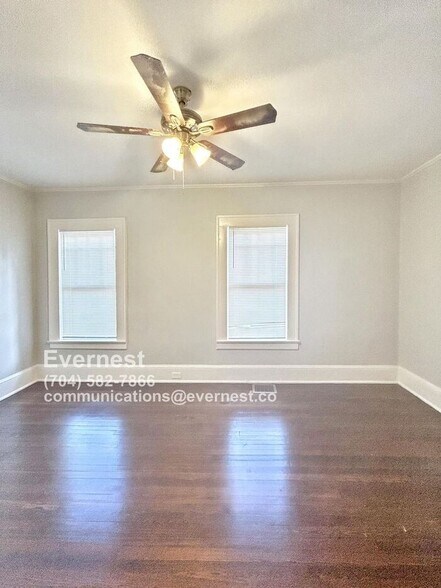Building Photo - 203 S Elm St