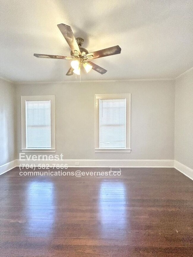 Building Photo - 203 S Elm St