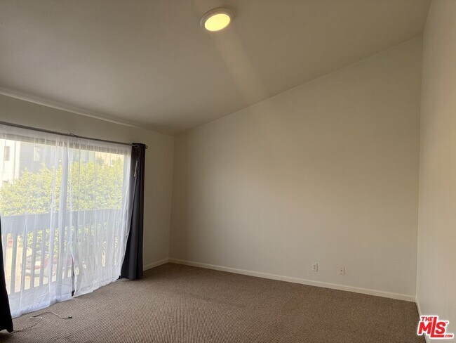 Building Photo - 1702 Brockton Ave