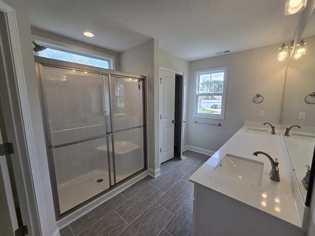 Building Photo - 463 Jackson Pond Dr