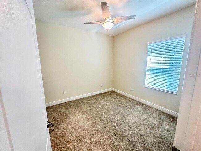 Building Photo - 2633 Star Apple Wy