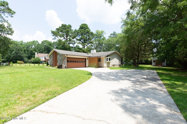 Building Photo - 110 Deerfield Rd