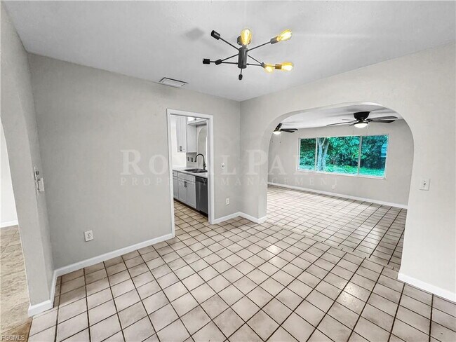 Building Photo - 3 Bed | 2 Bath Home on SE 46th Terrace – Space to Live, Room to Breathe