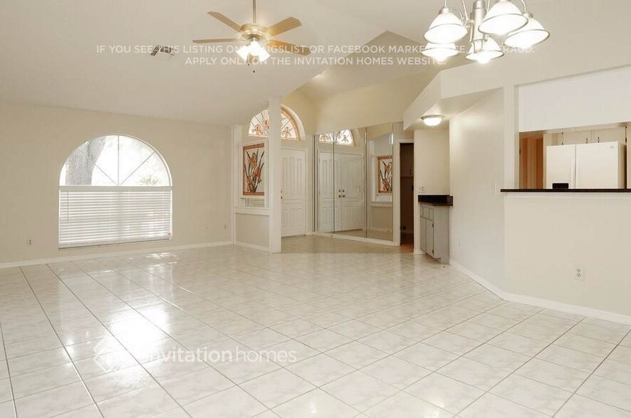 Building Photo - 5909 Redhawk Dr