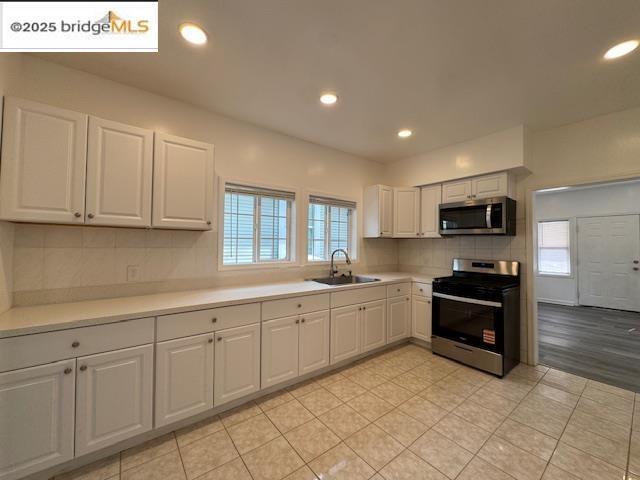 Building Photo - 916 W 4th St