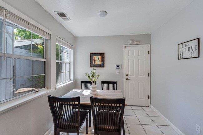 Building Photo - 4235 Sheldon Cir