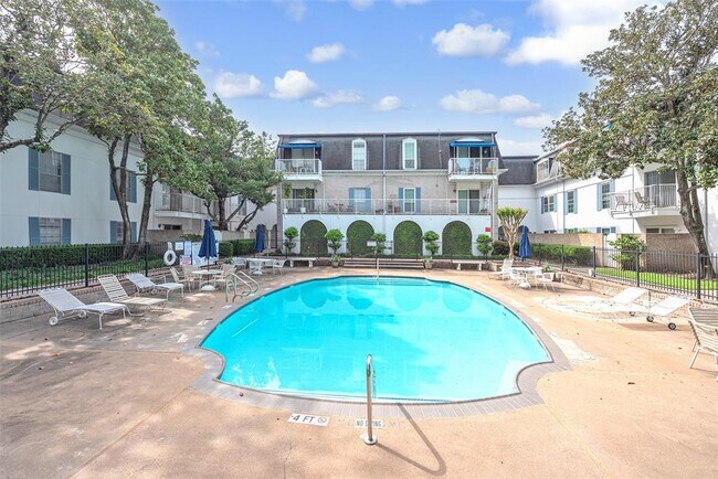 Building Photo - 2601 Bellefontaine St