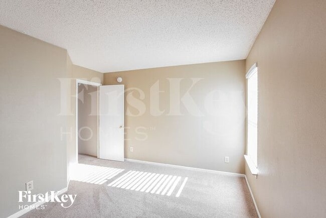 Building Photo - 12725 Loyalty Dr