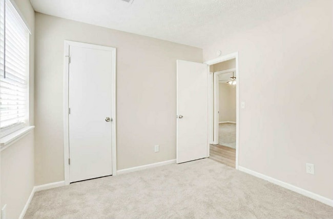 Building Photo - 5576 Pennybrook Ct